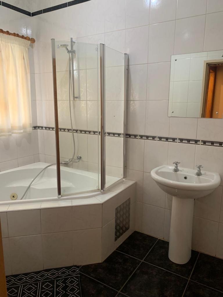 Nkwasi Lodge Parys Kültér fotó